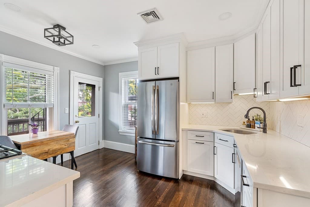 176 Bowen St #3 photo 4