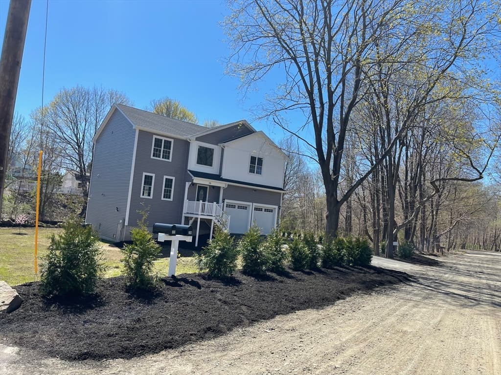 20 Greylock Ave photo 2