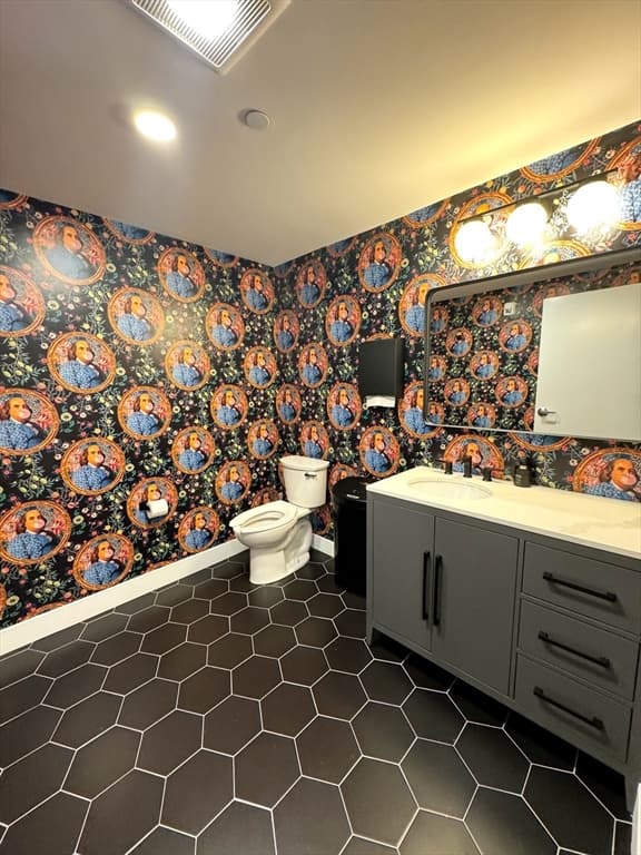 654 East Broadway #204 photo 5