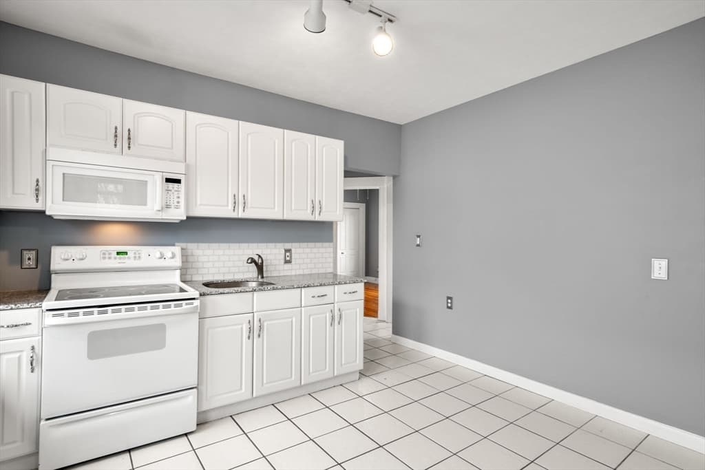 27 Alexander Avenue #29 photo 3