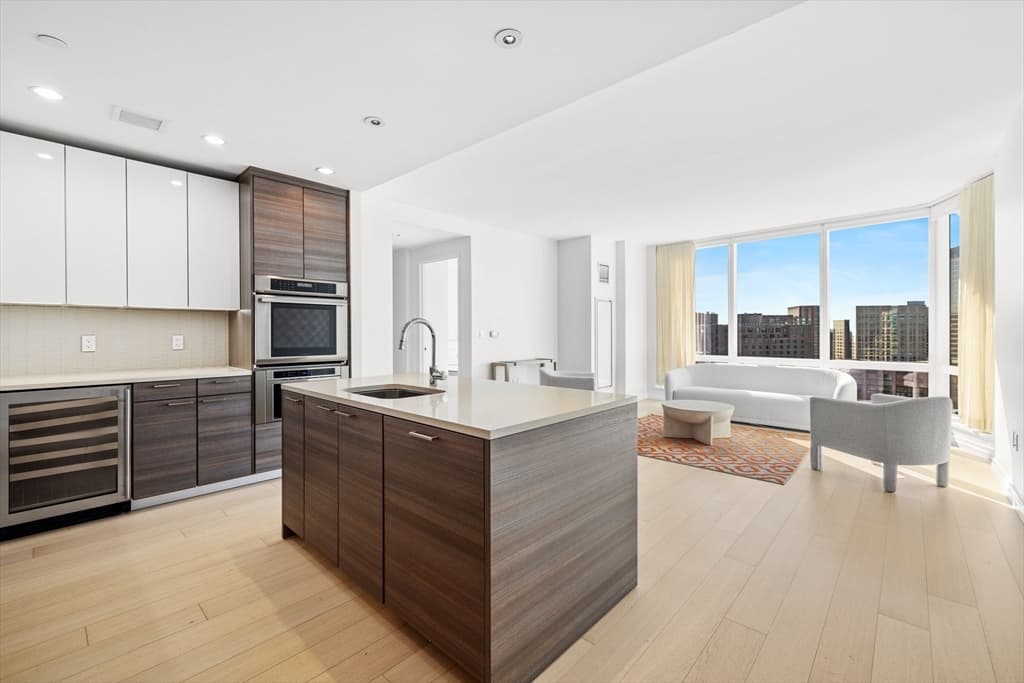 1 Franklin St #2412
