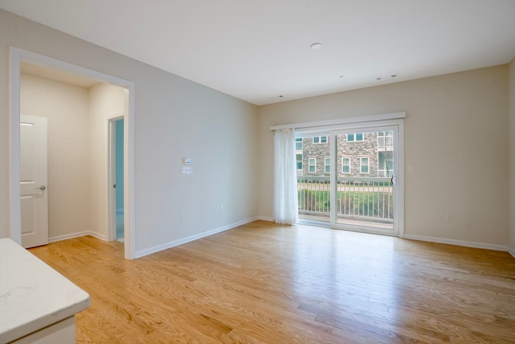 120 University Ave #2102 photo 2