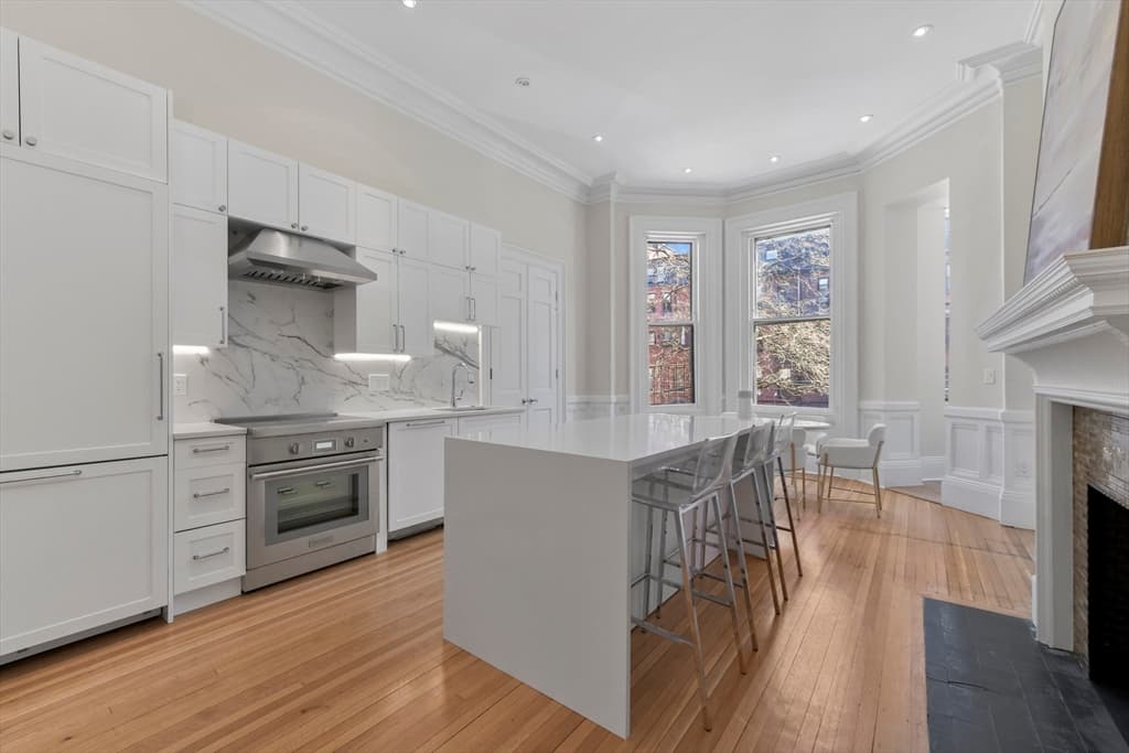 220 Commonwealth Ave #1&2 photo 5