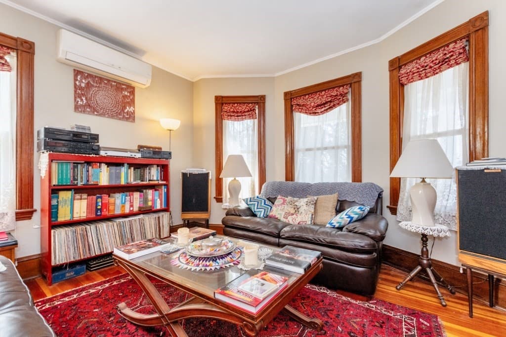 136 Walnut Street photo 3