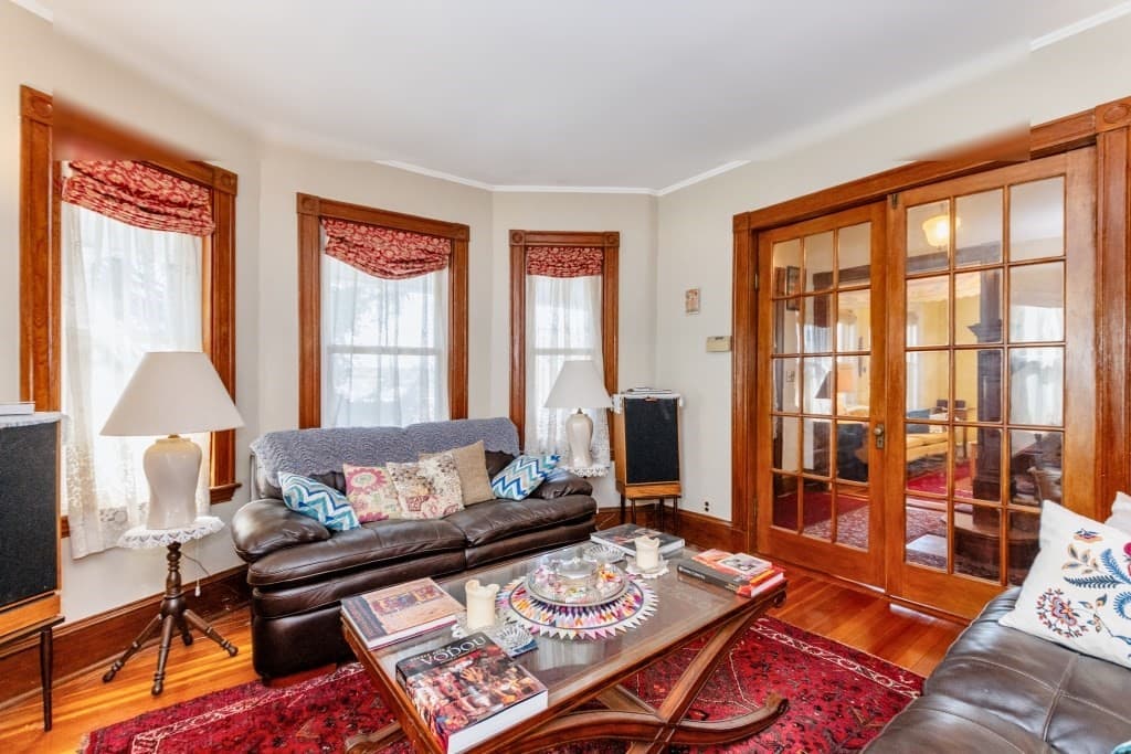 136 Walnut Street photo 5