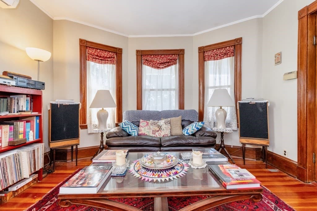 136 Walnut Street photo 4