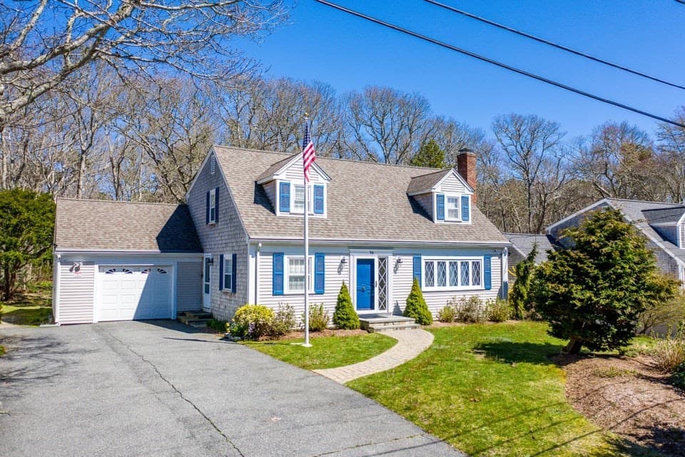 56 W Hyannisport Cir