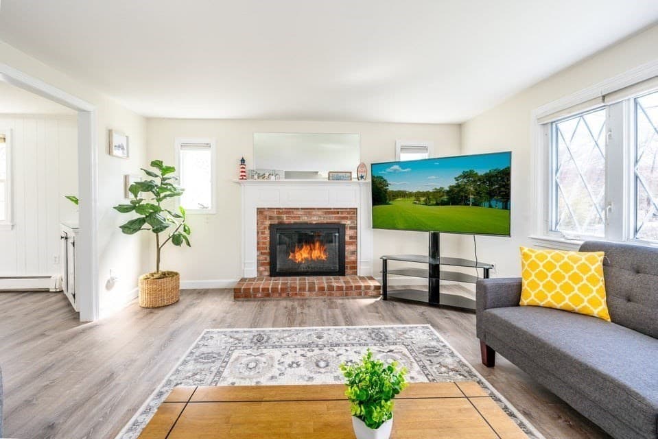 56 W Hyannisport Cir photo 4