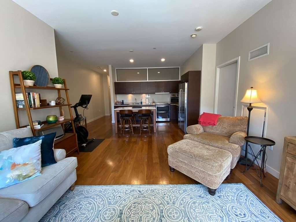 285 Columbus Avenue #406 photo 2