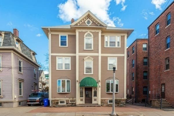 34 Channing St