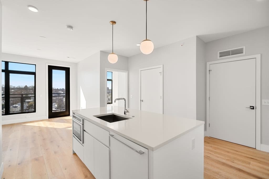 191 Washington St #710 photo 5