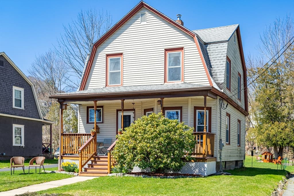 24 Plain St