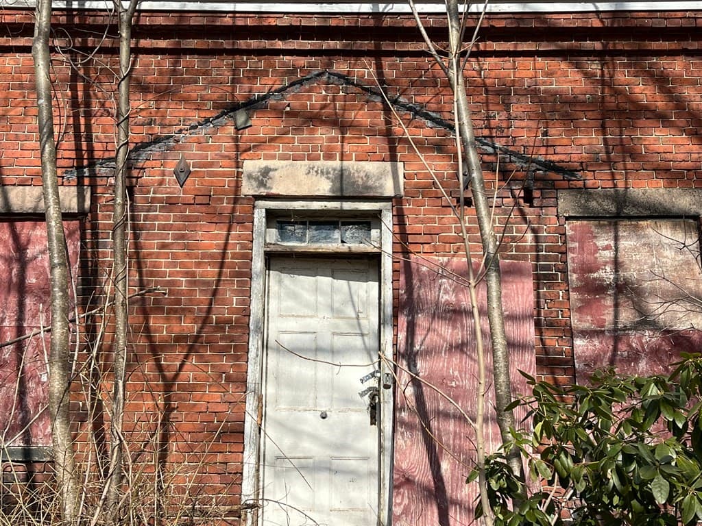 142 Hockanum Rd photo 3
