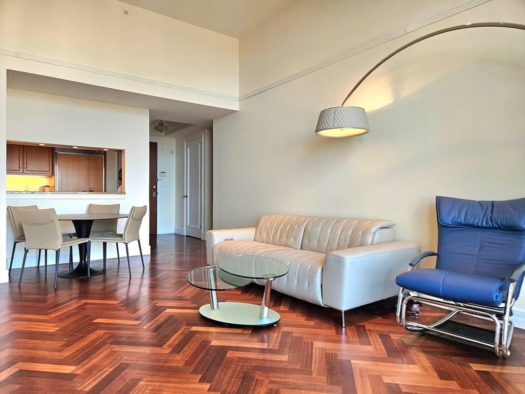 2 Avery Street #PH 1A photo 3