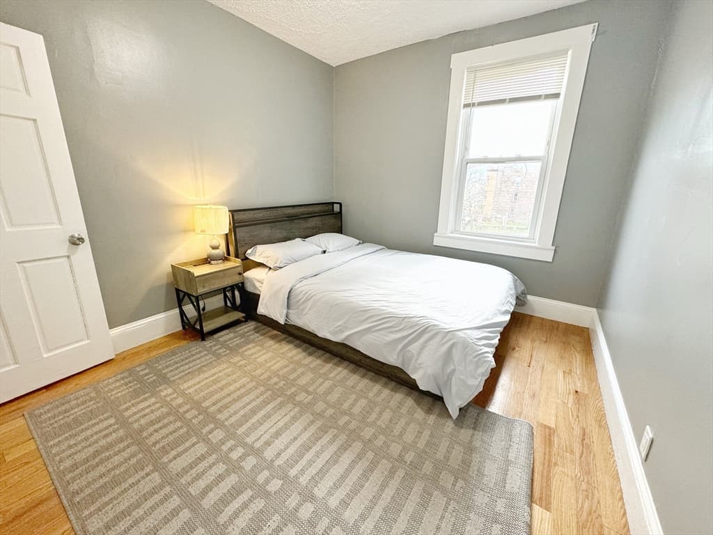 300 Bowdoin St #2 photo 2