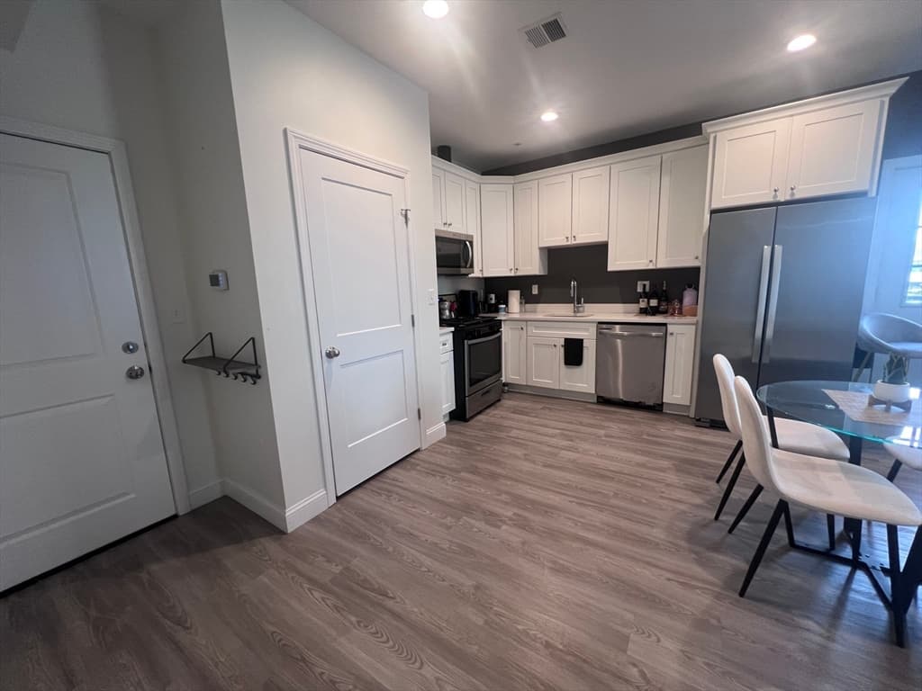 94 George St #104 photo 2