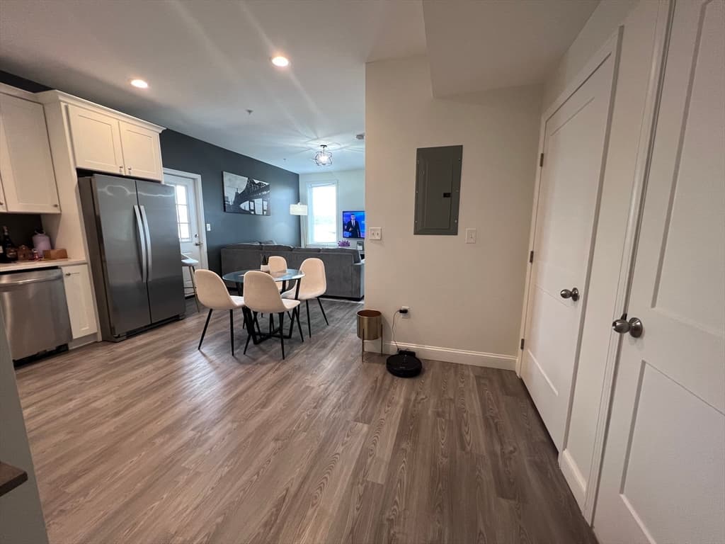 94 George St #104 photo 4