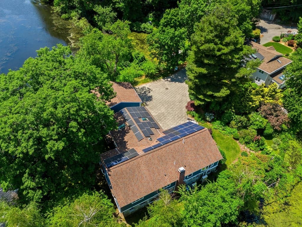 64 Shore Road photo 4