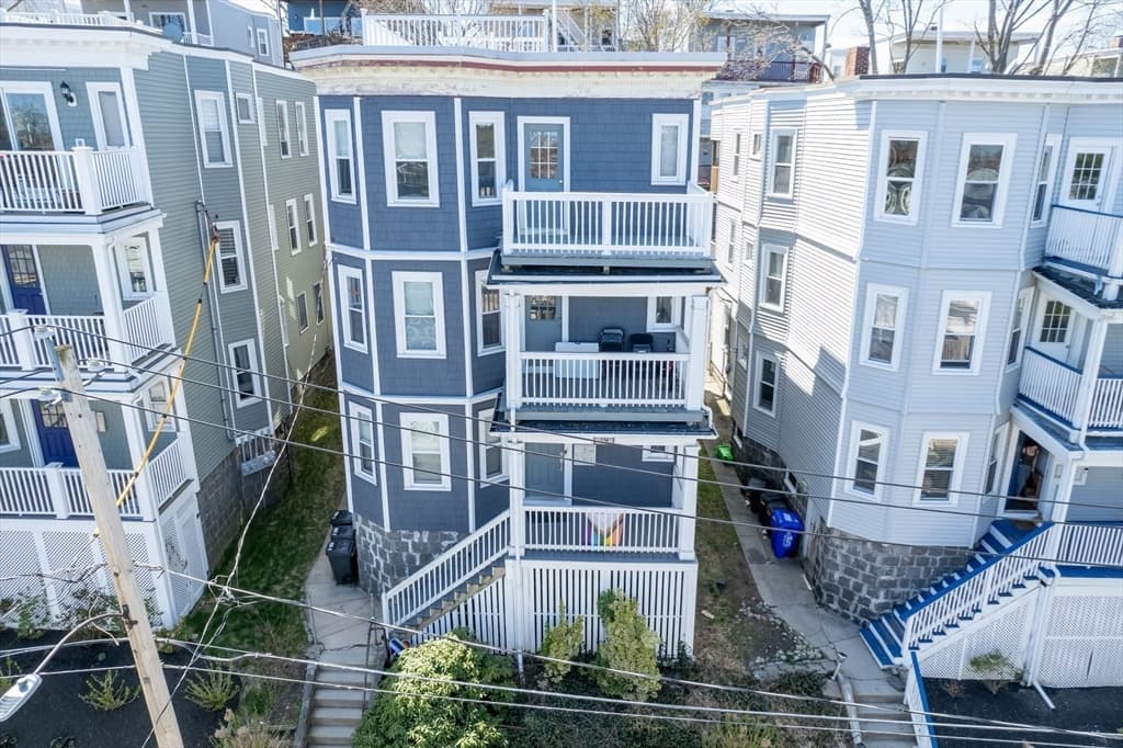 19 Juliette St #3 photo 2