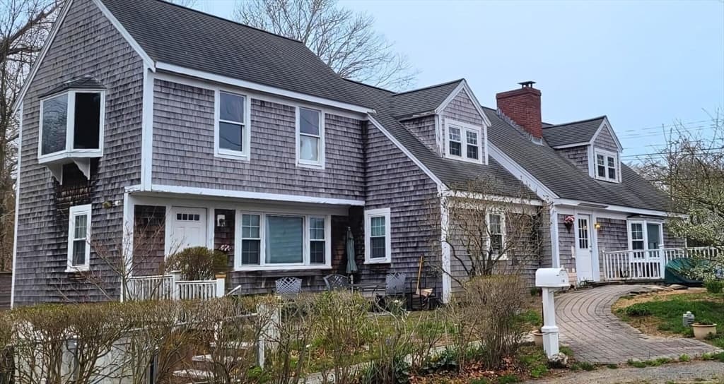10 Vineyard Ave photo 3