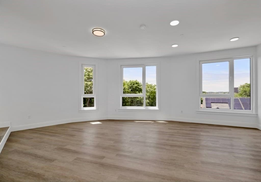 64 Alpine St #403 photo 5