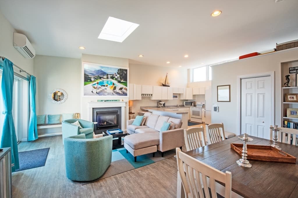 481 Commercial St #1 photo 3