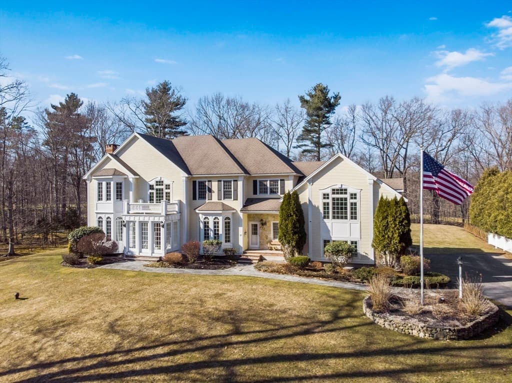 27 Hoveys Pond Dr photo 2