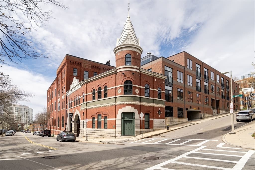 251 Heath St #201
