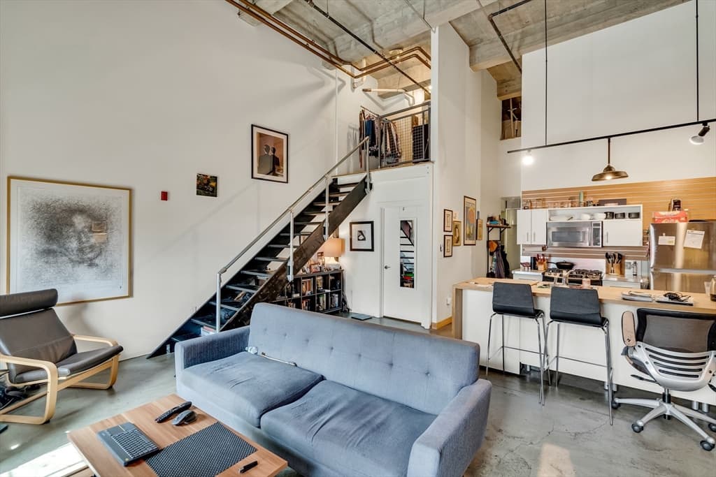 251 Heath St #201 photo 5
