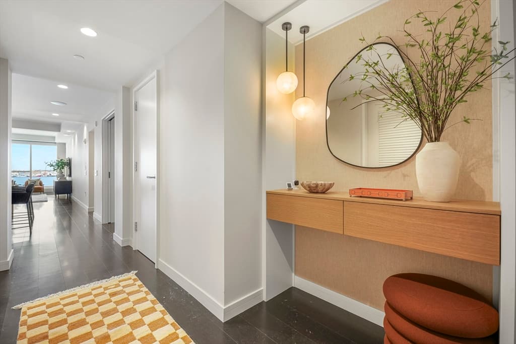 150 Seaport Blvd #6D photo 2