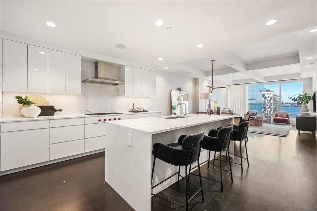 150 Seaport Blvd #6D photo 3