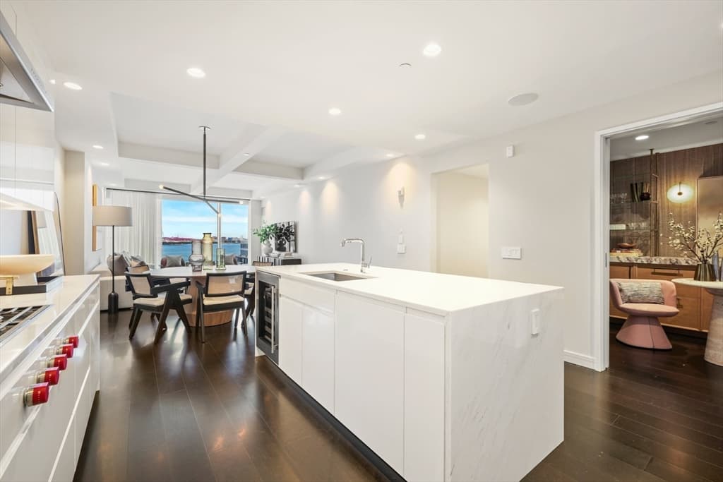 150 Seaport Blvd #6D photo 4