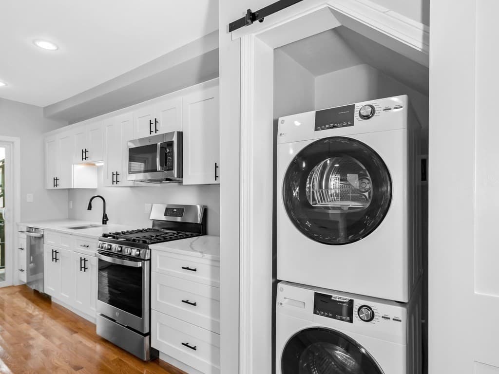 156 Shirley St #1 photo 2