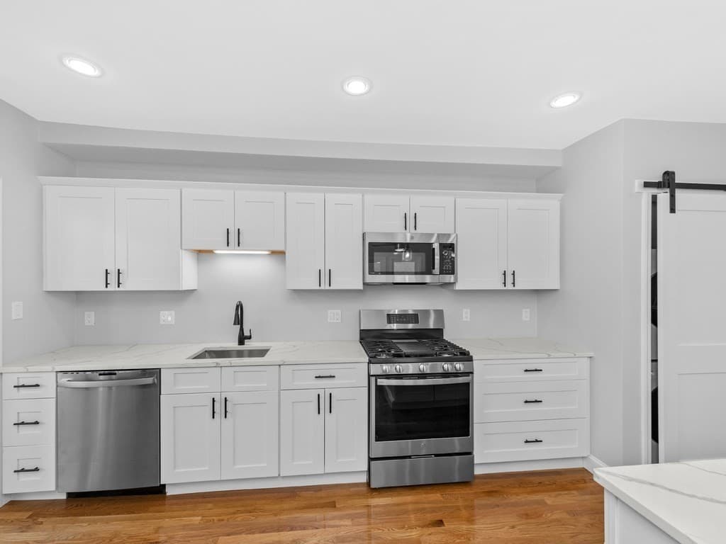 156 Shirley St #1 photo 3