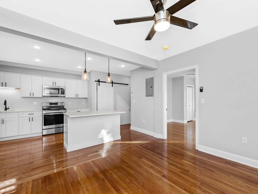 156 Shirley St #1 photo 5