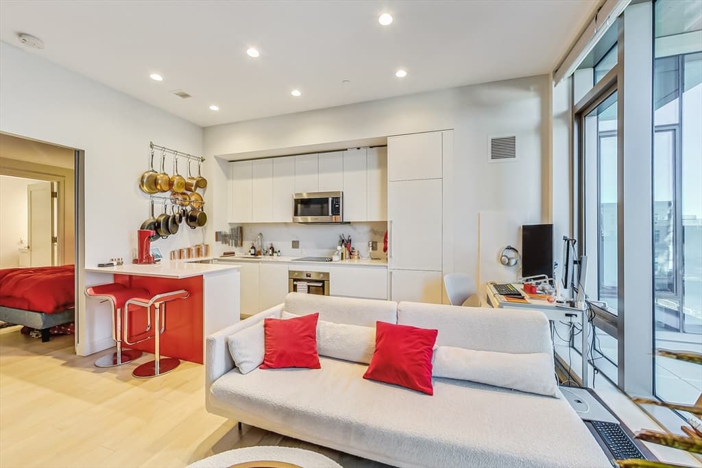 133 Seaport Blvd #512 photo 5