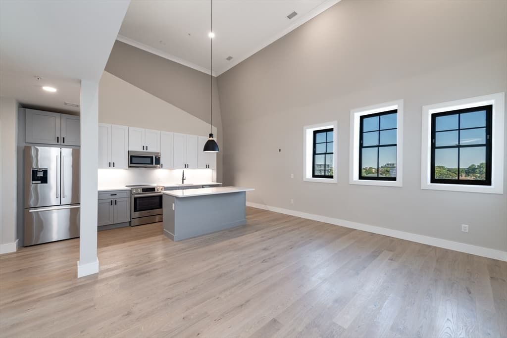 4 Franklin Street #401