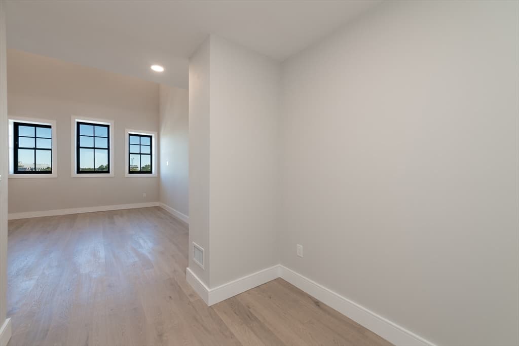 4 Franklin Street #401 photo 4