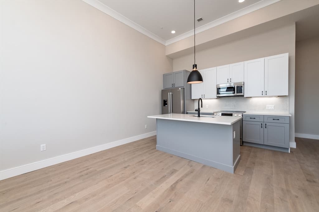 4 Franklin Street #202 photo 2