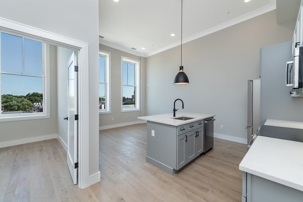 4 Franklin Street #202 photo 3