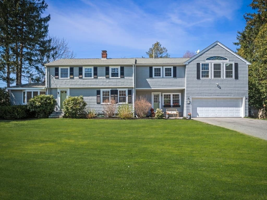 82 Maple St