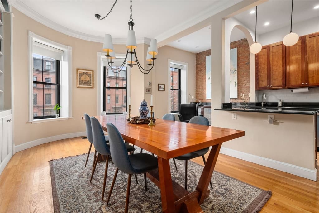 529 Columbus Ave #11 photo 2