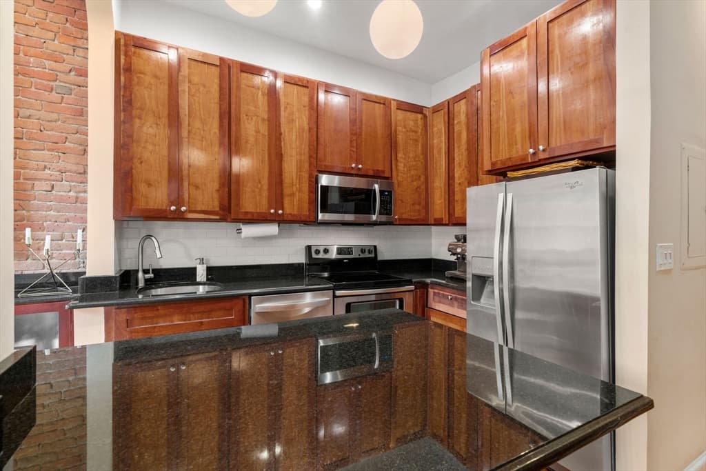 529 Columbus Ave #11 photo 5