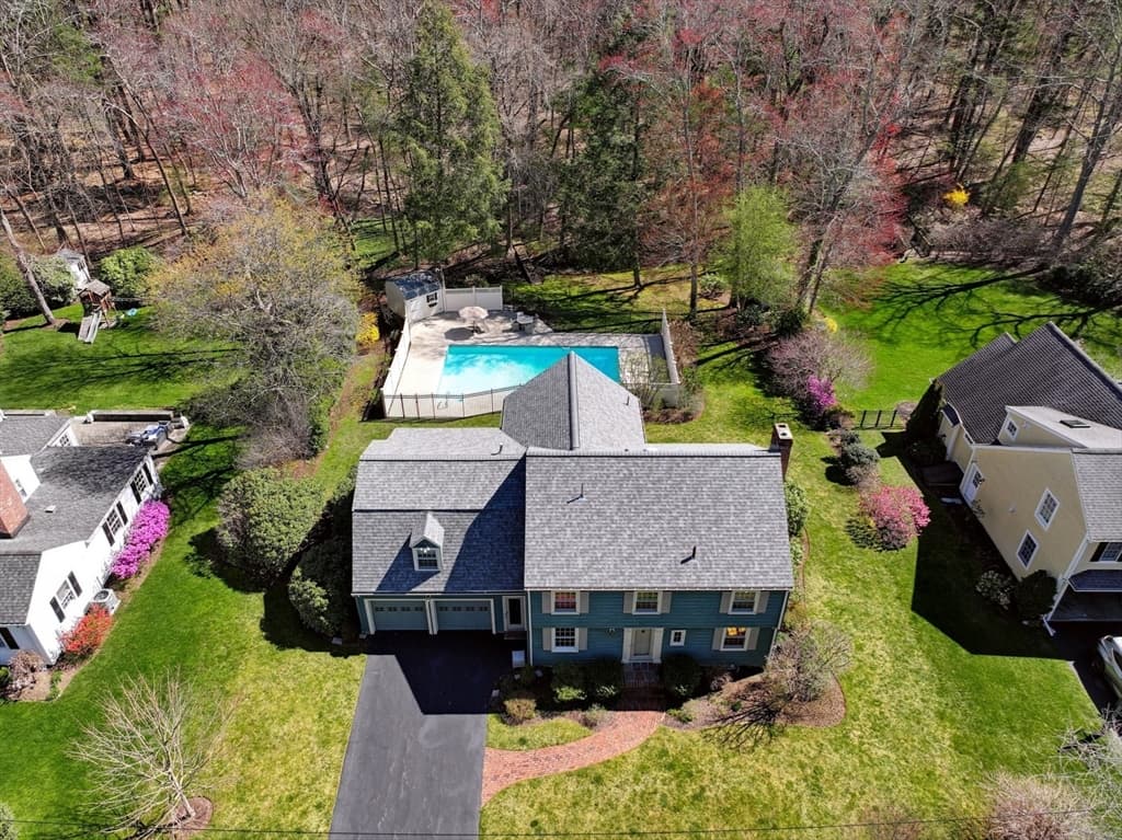 14 Meadowbrook Road photo 2