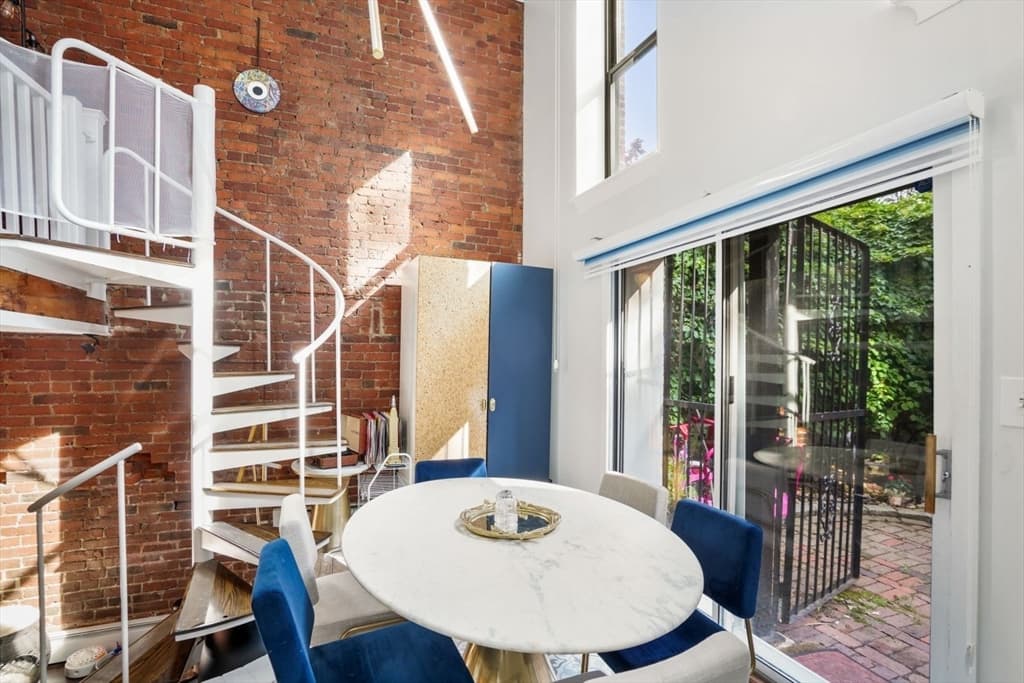 13 Albemarle Street #1 photo 5