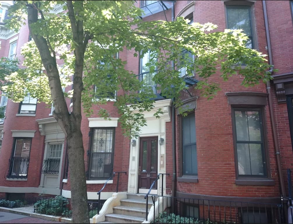 66 Clarendon St #1