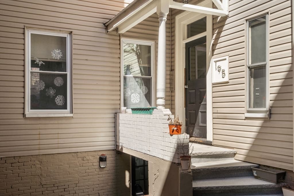 195 Green Street photo 3