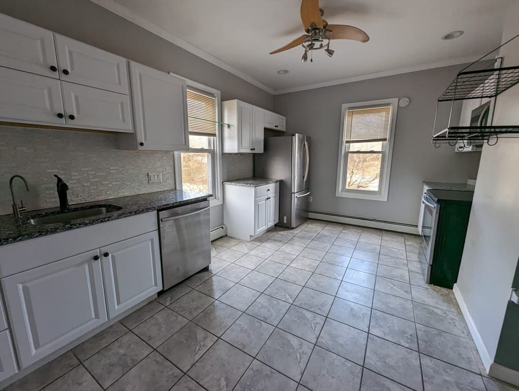380 Wilson photo 4