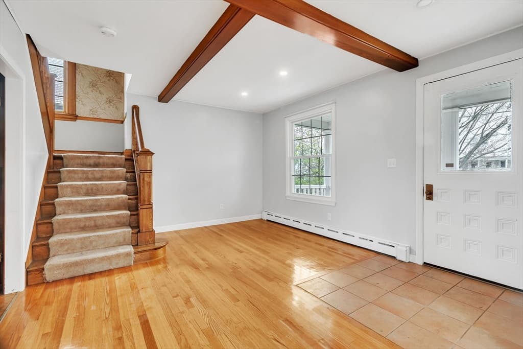 81 Fairview Ave photo 3