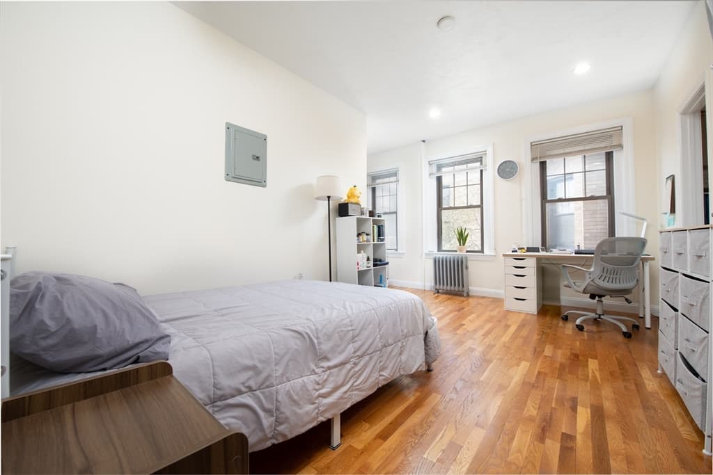60 Queensberry St. #12 photo 2